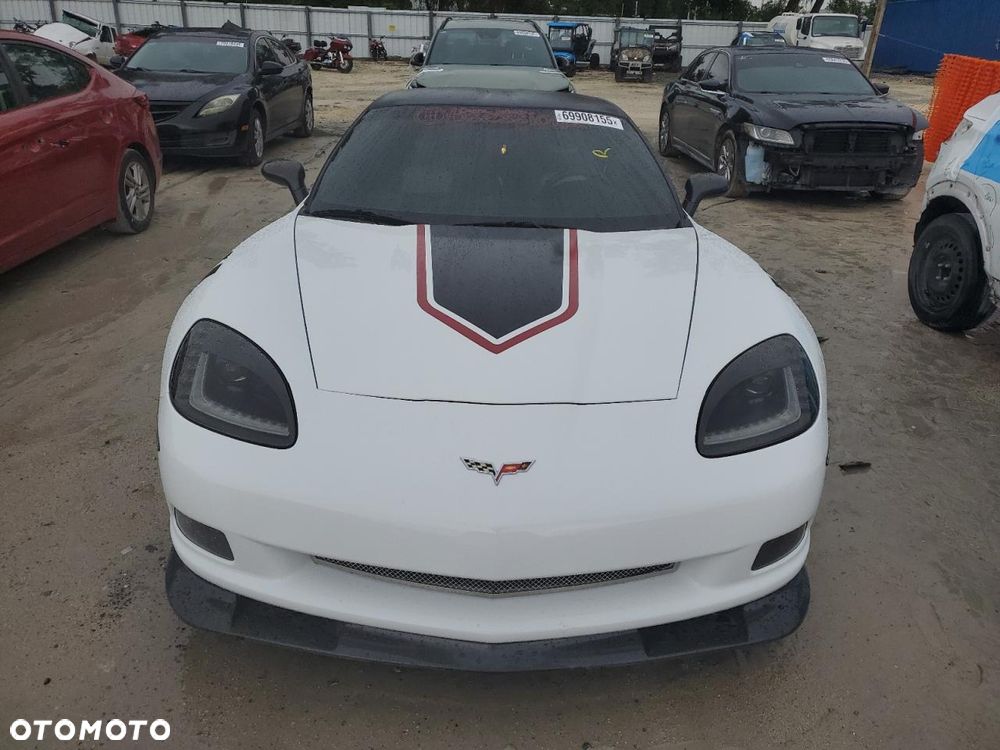 Chevrolet Corvette - 6