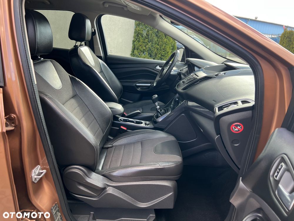 Ford Kuga 2.0 TDCi 2x4 Titanium - 18