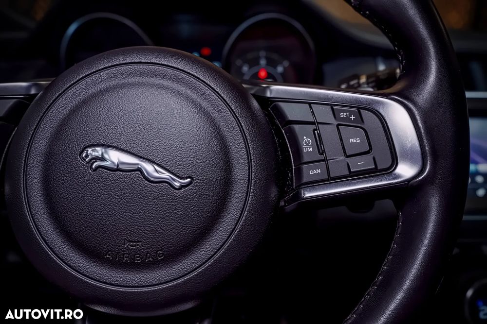 Jaguar E-Pace D180 AWD Aut. R-Dynamic S - 23