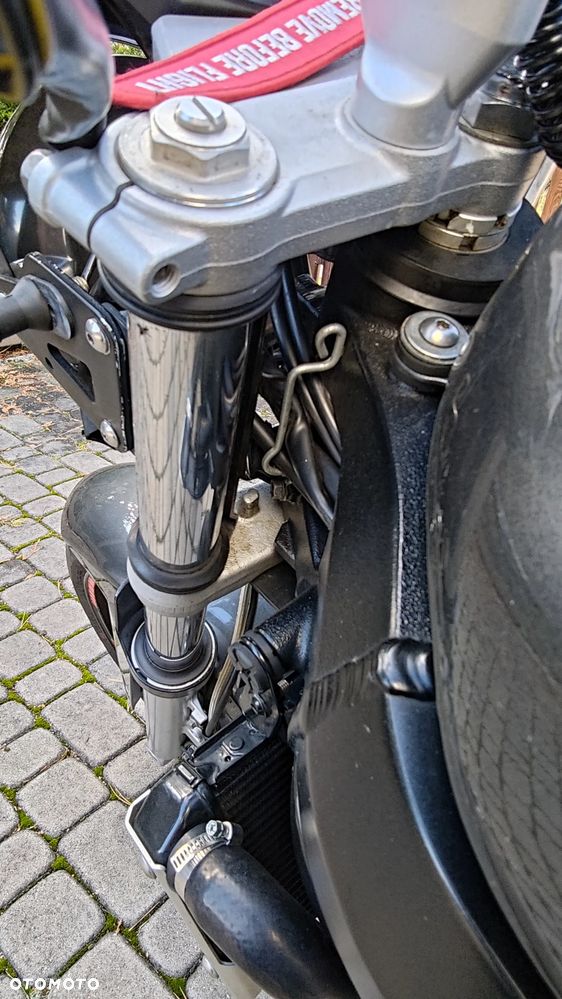 Suzuki SV - 16