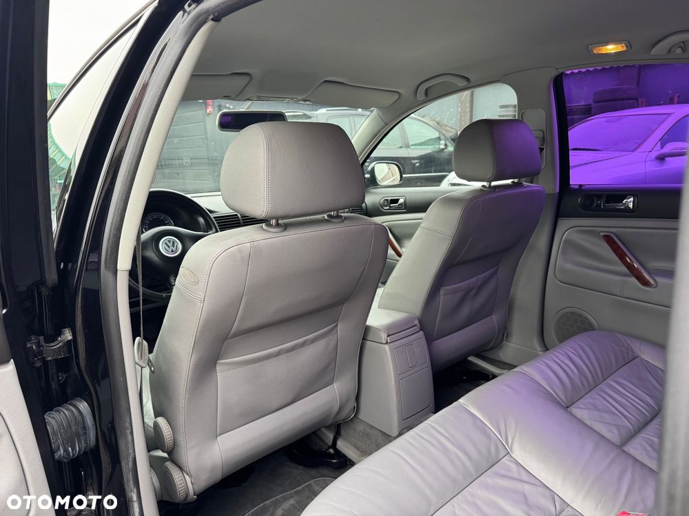 Volkswagen Passat - 17