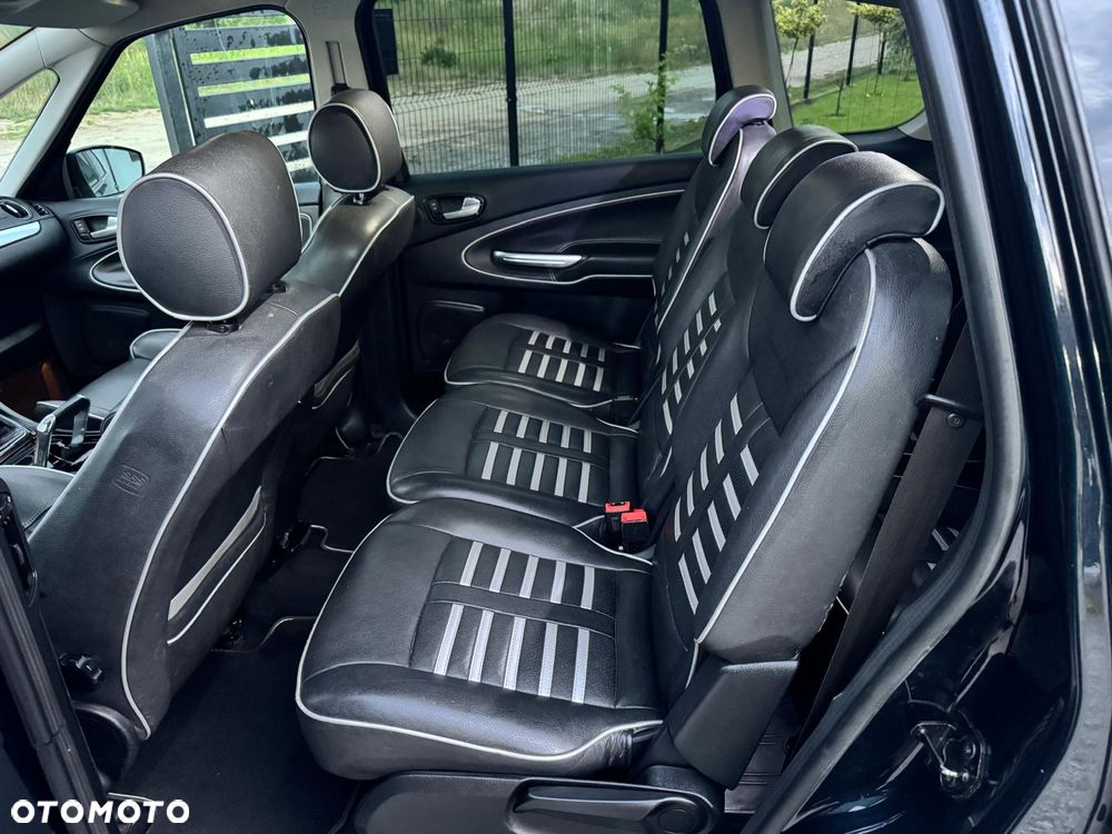 Ford S-Max - 8