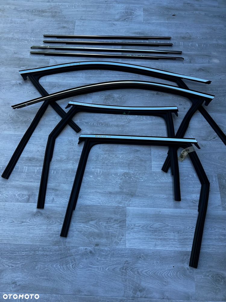 LISTWA LISTWY ZGARNIAJĄCA a4 b9 PRZÓD TYŁ PRAWA LEWA RAMKA DRZWI PRZÓD TYŁ PRAWA LEWA CHROM SHADO LINE 8W0837432 8W0837439 8W9839432 8W9839431 8W0853284 8W0853283 8W0853764 8W0853763 8W5839432 8W5839431 CENA W OPISIE - 1