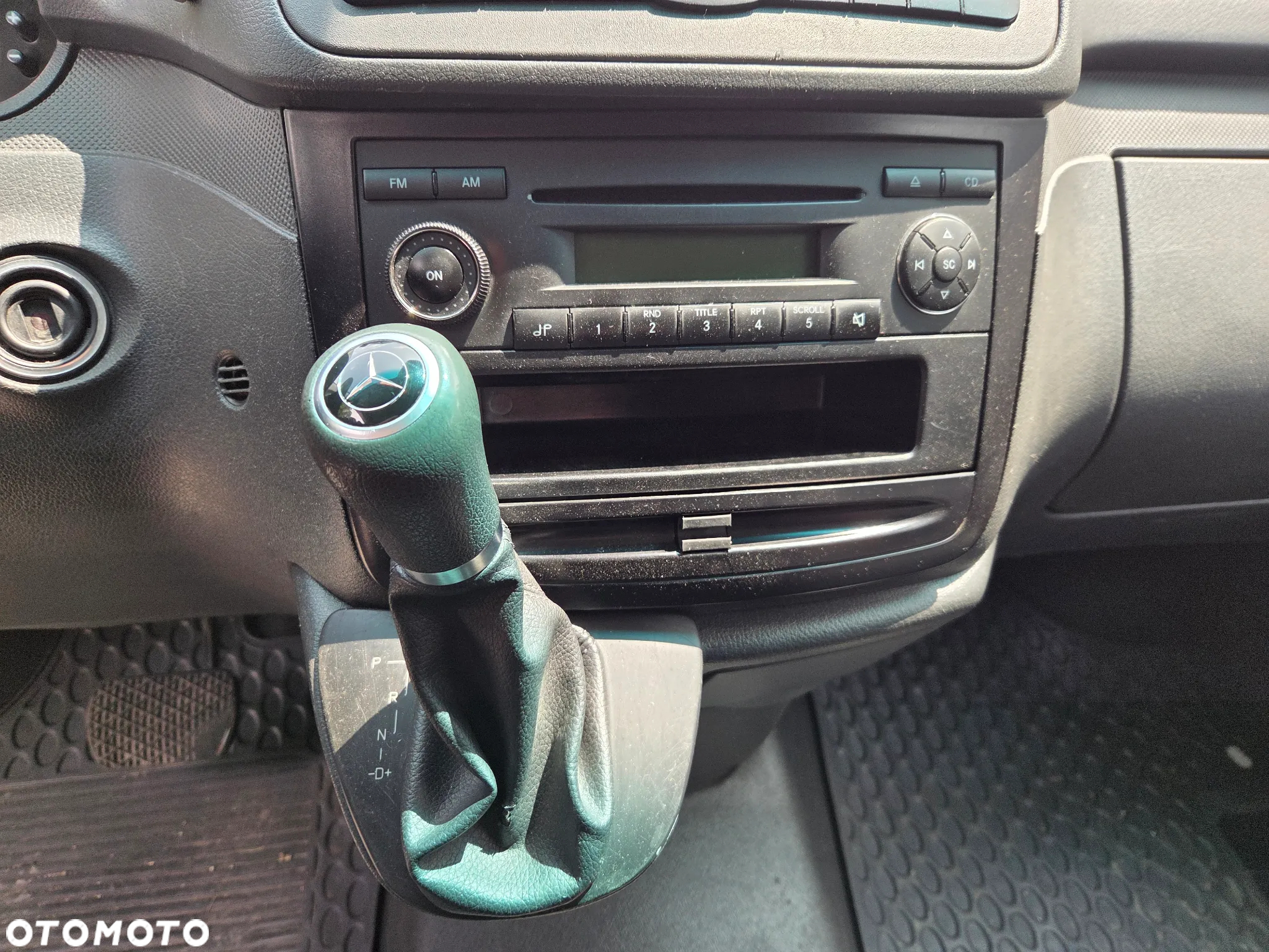 Mercedes-Benz VITO - 17