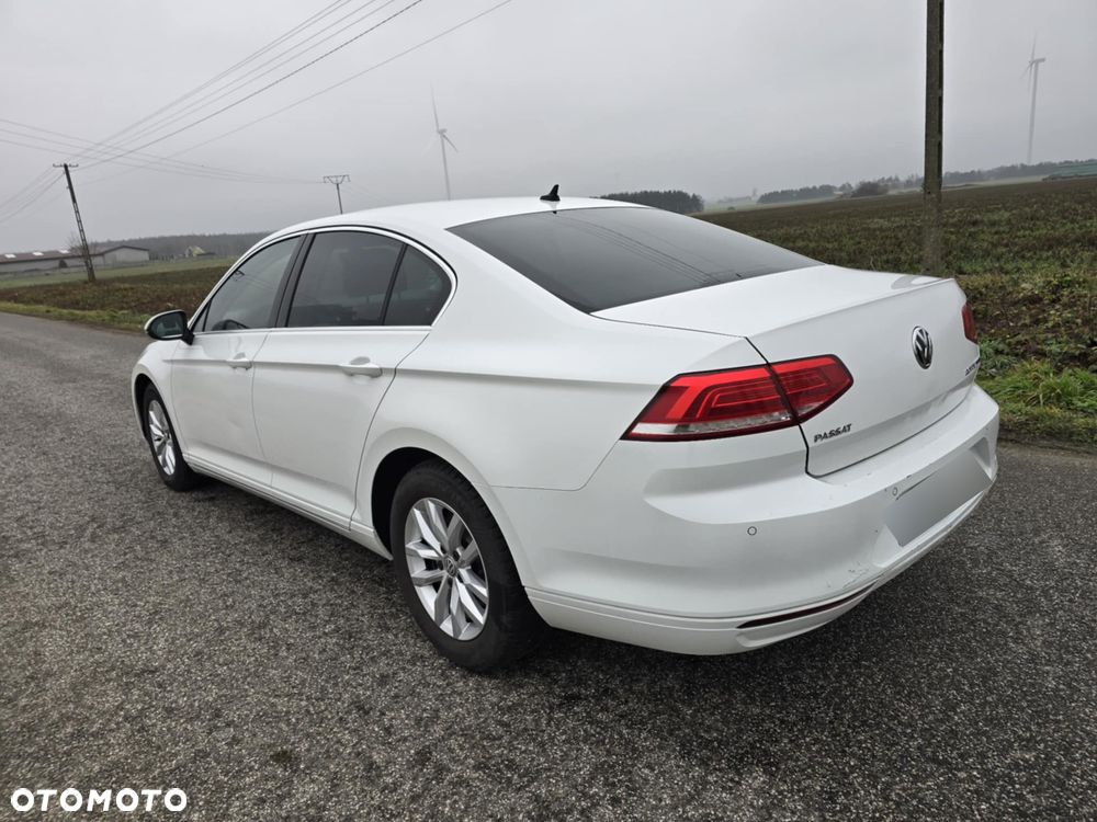 Volkswagen Passat 2.0 TDI (BlueMotion Technology) Comfortline - 3