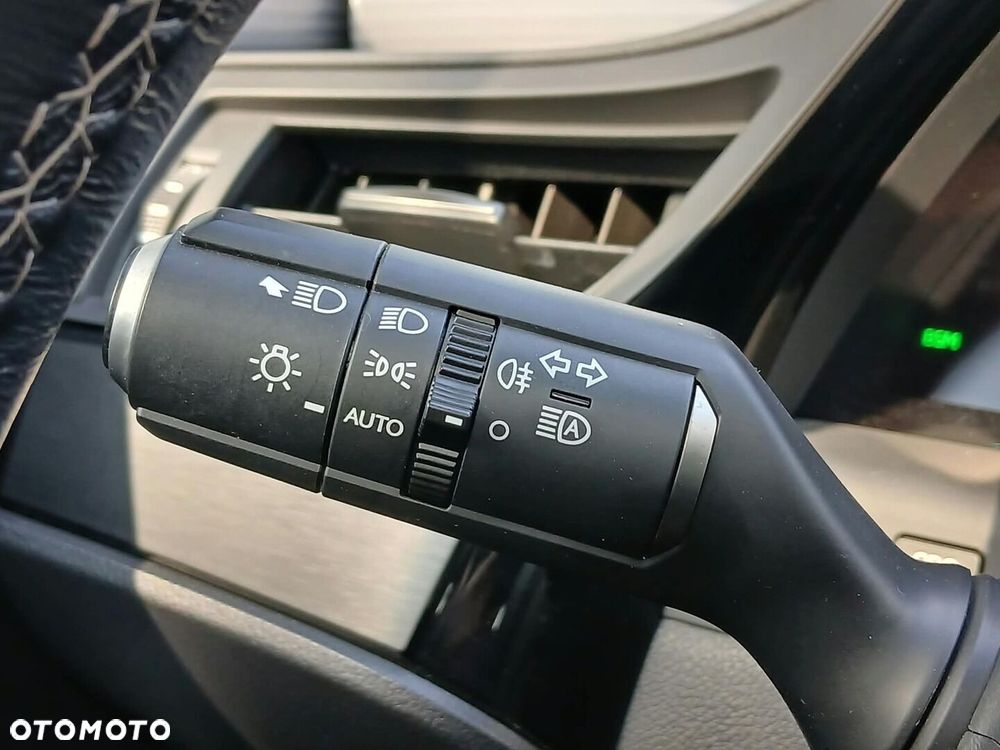 Lexus ES 300h F Sport Edition - 33