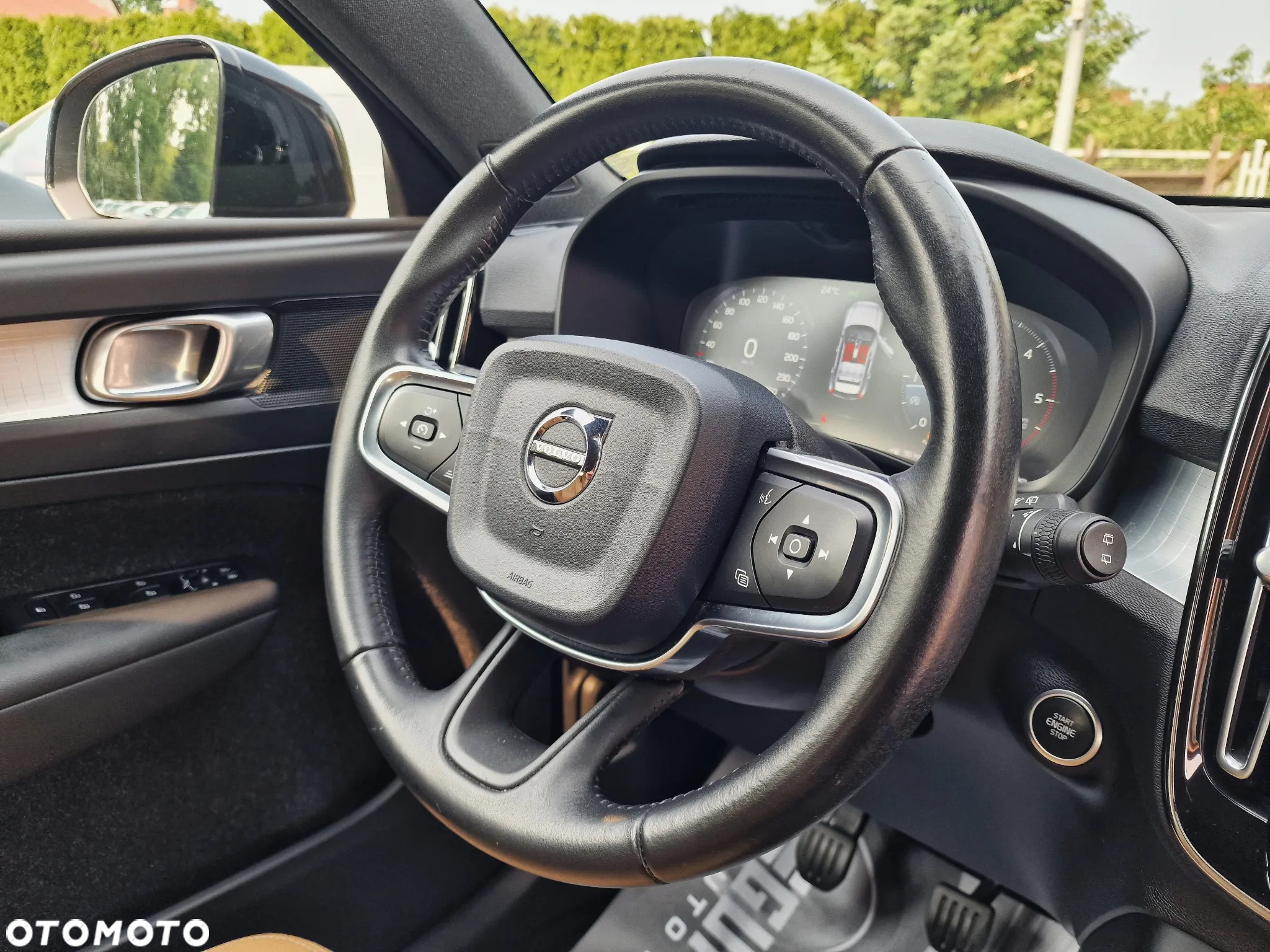 Volvo XC 40 D3 Momentum Pro - 32