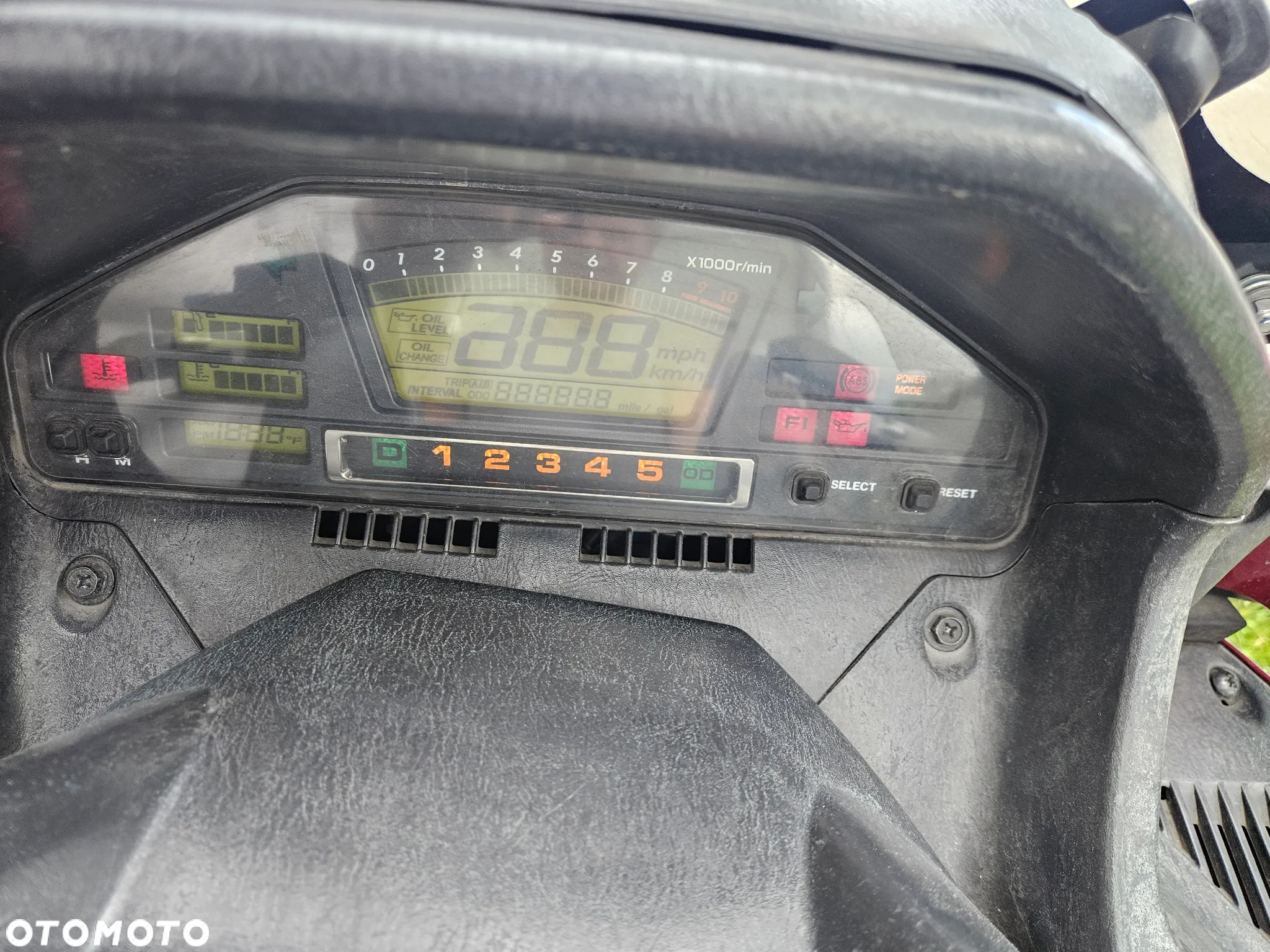 Suzuki Burgman - 10
