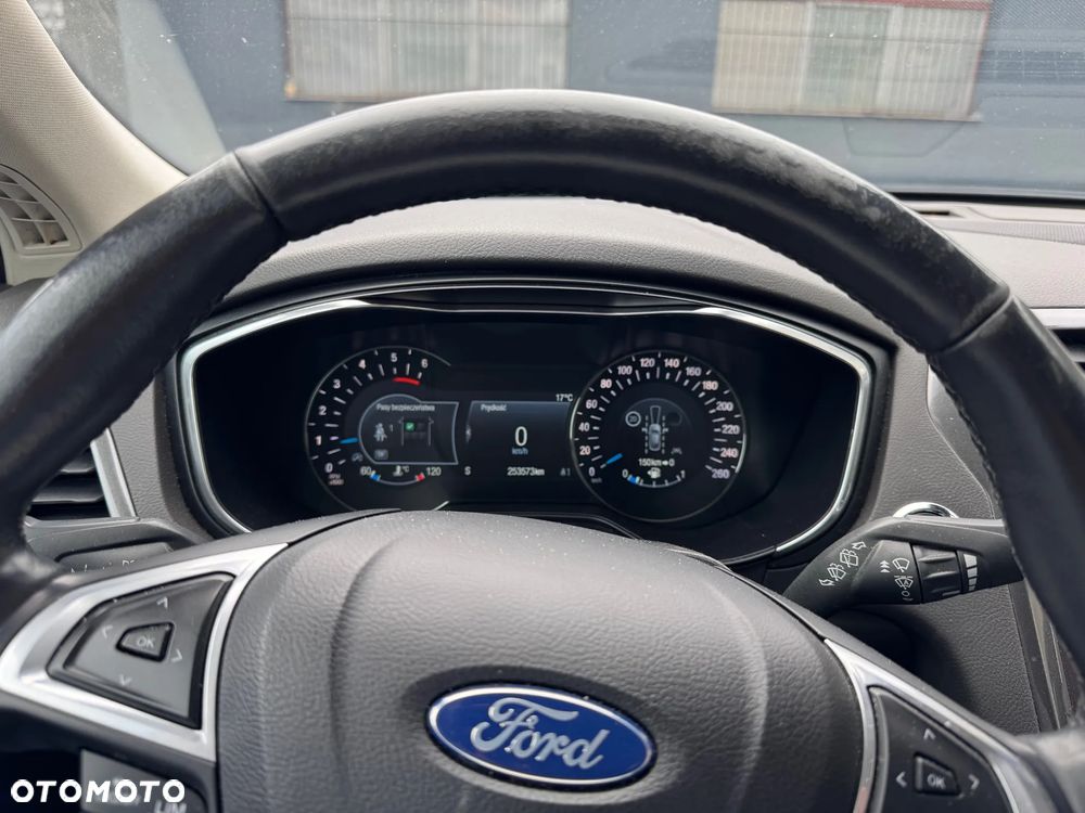 Ford Mondeo 2.0 EcoBlue Titanium - 25
