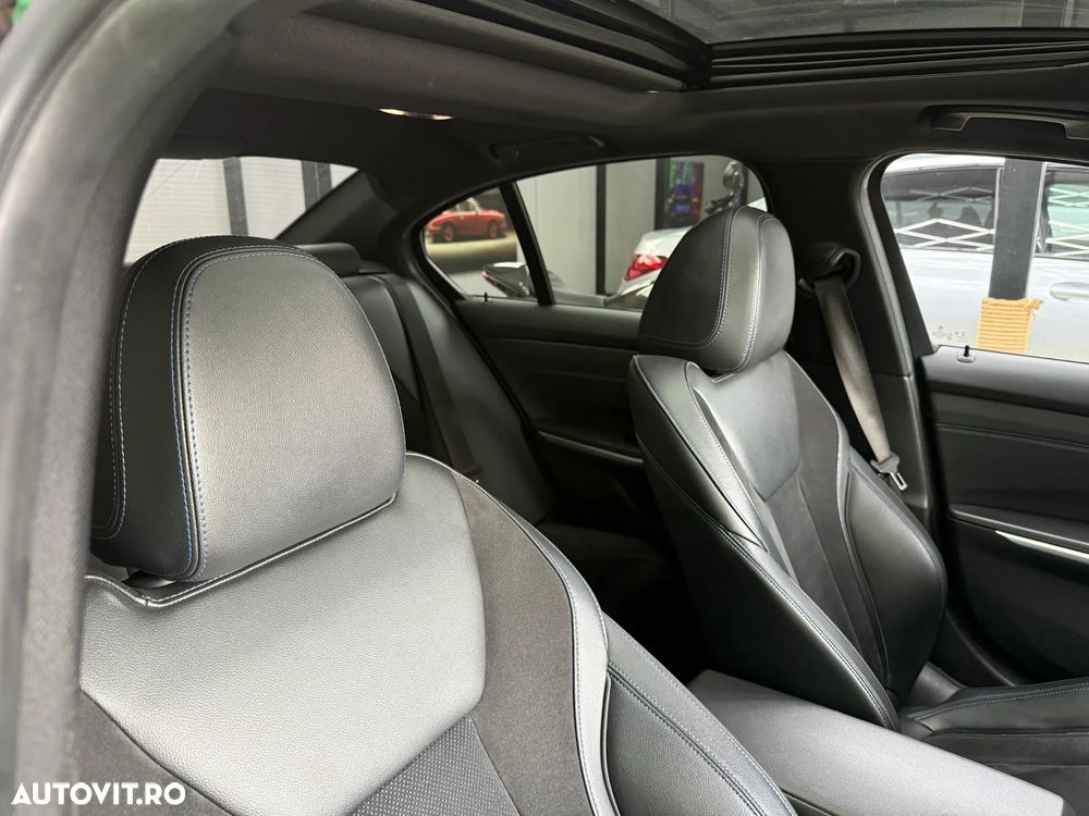BMW Seria 3 320d xDrive Aut. M Sport - 31