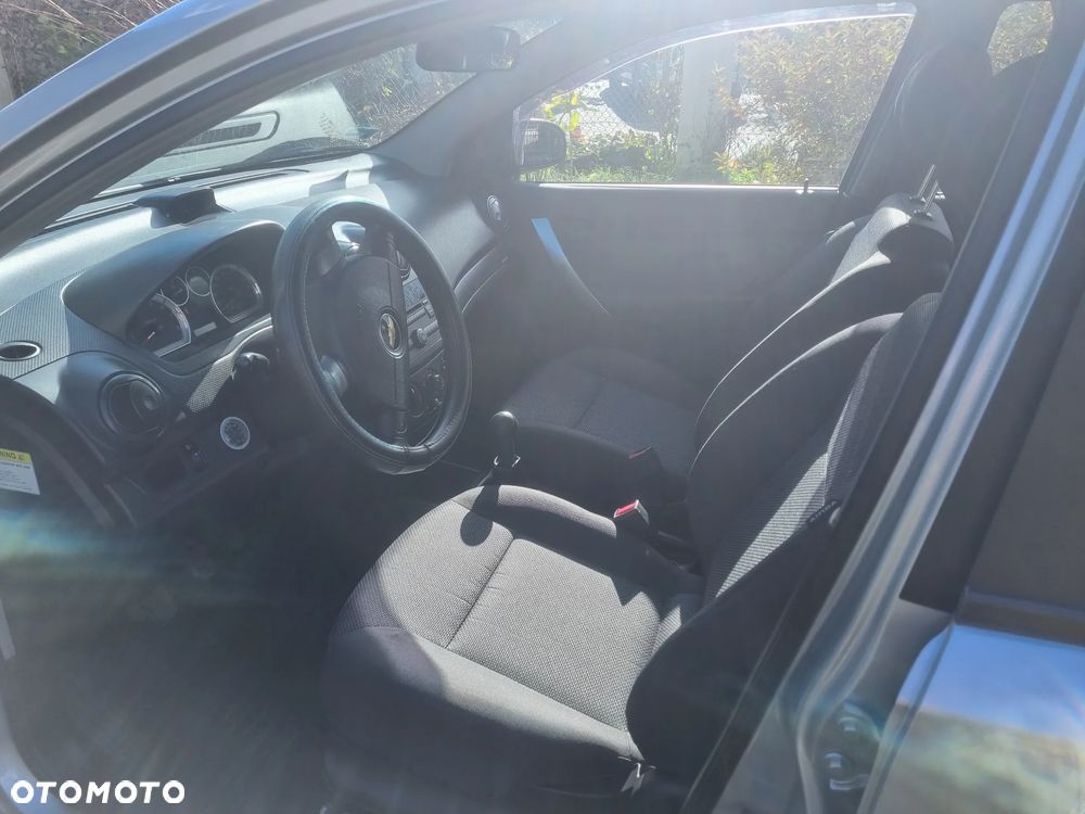 Chevrolet Aveo - 4
