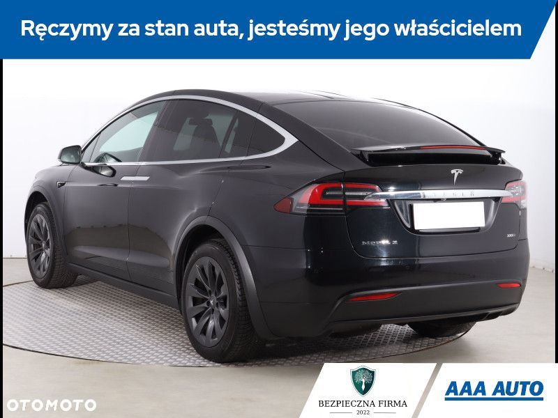 Tesla Model X - 5