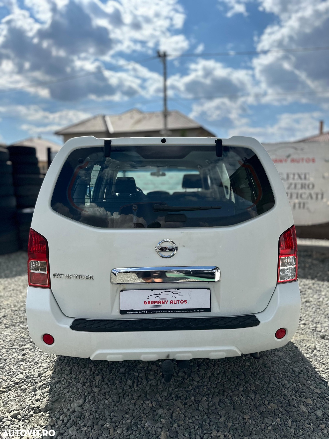 Nissan Pathfinder - 20