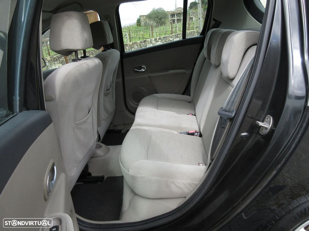 Renault Clio 1.2 16V Dynamique Luxe - 22