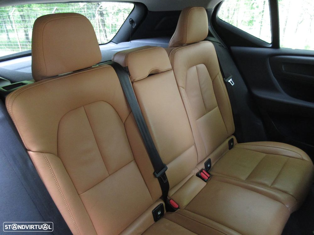 Volvo XC 40 2.0 D3 Momentum Plus Geartronic - 41