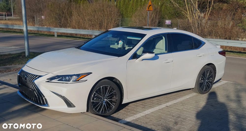 Lexus ES 300h Business Edition - 2