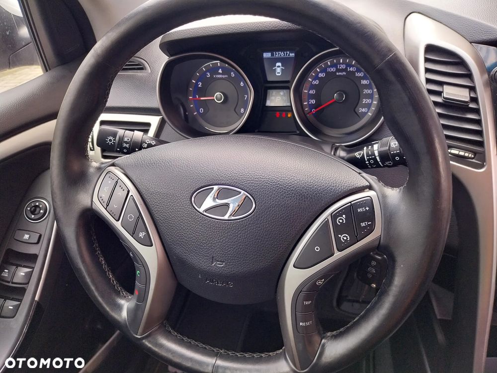 Hyundai i30 1.6 Automatik Style - 26