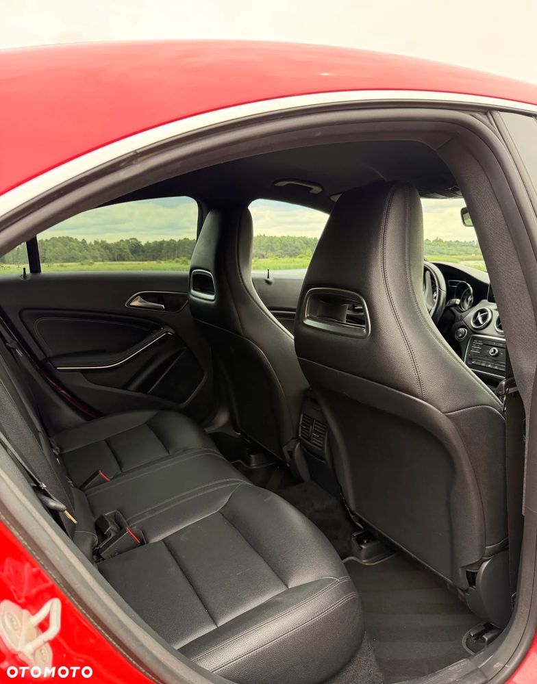 Mercedes-Benz CLA 250 4Matic 7G-DCT AMG Line - 16