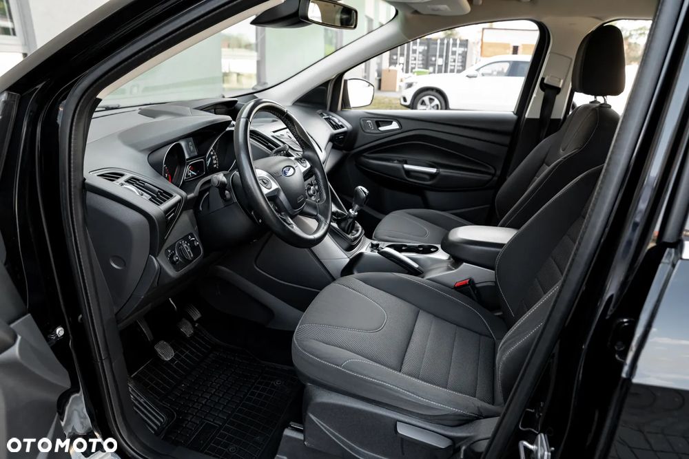 Ford Kuga 1.5 EcoBoost 2x4 Titanium - 19