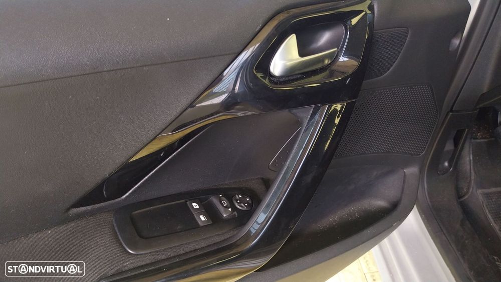 Peugeot 208 1.6 BlueHDi Access - 4