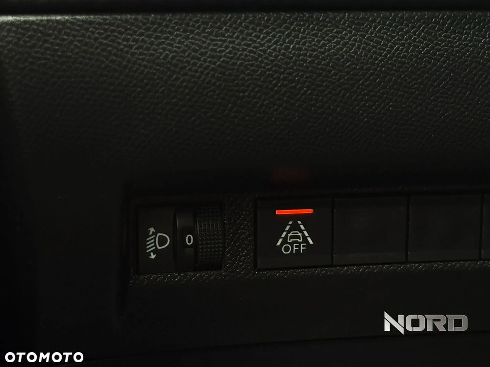 Peugeot 2008 PureTech 130 EAT8 Allure - 33