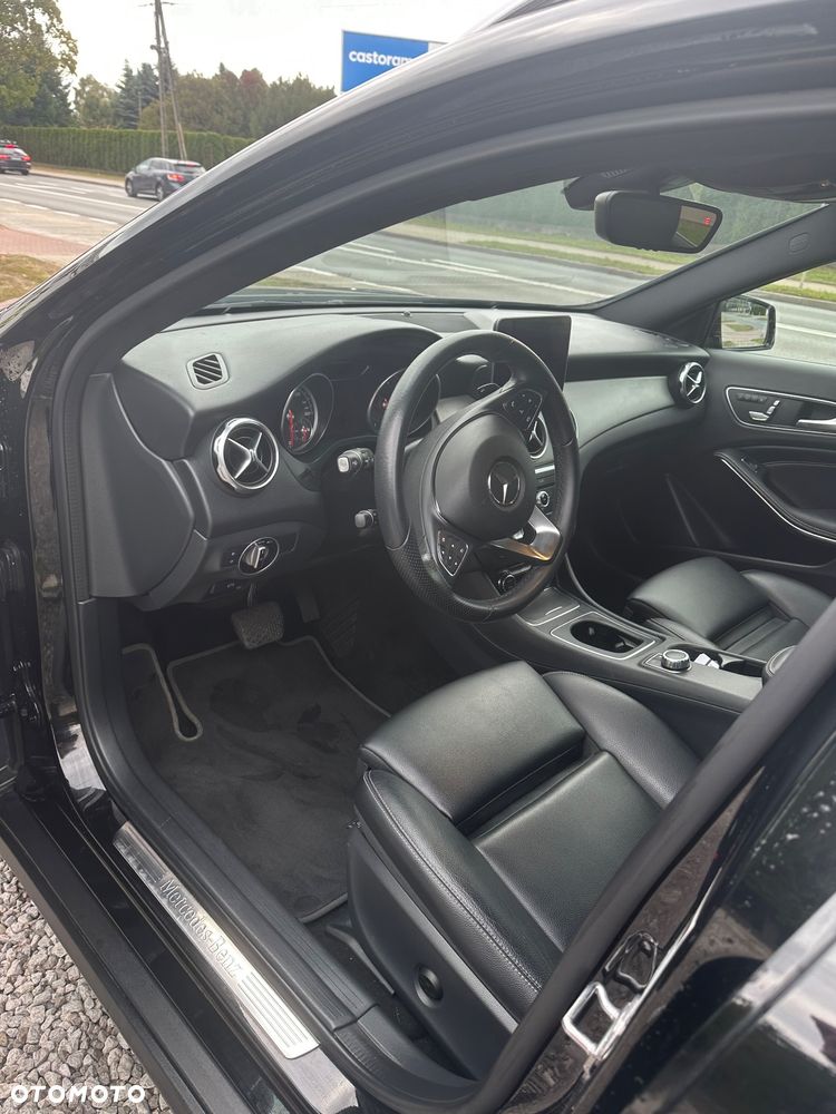 Mercedes-Benz GLA 250 7G-DCT Style - 11