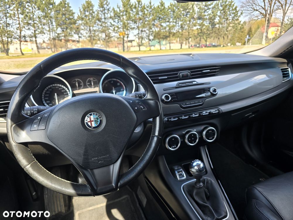 Alfa Romeo Giulietta 2.0 JTDM 16V - 11