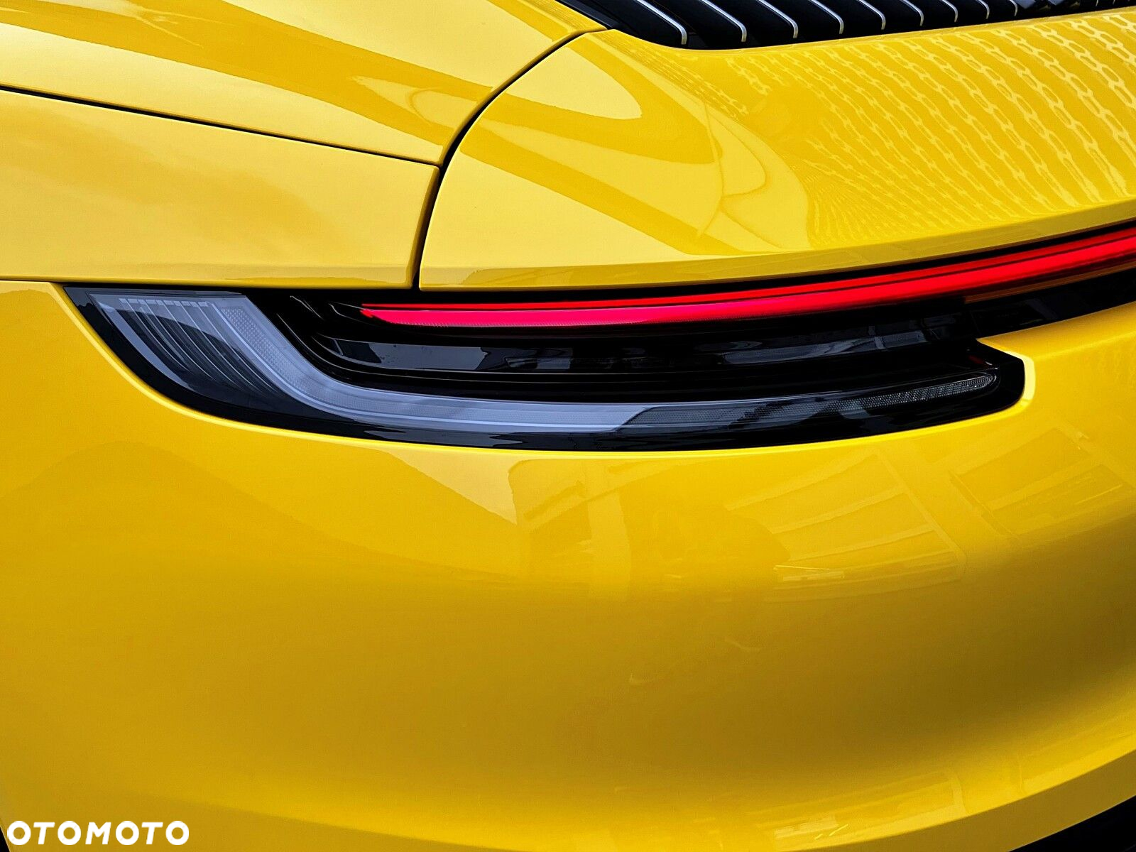 Porsche 911 Targa 4S - 10