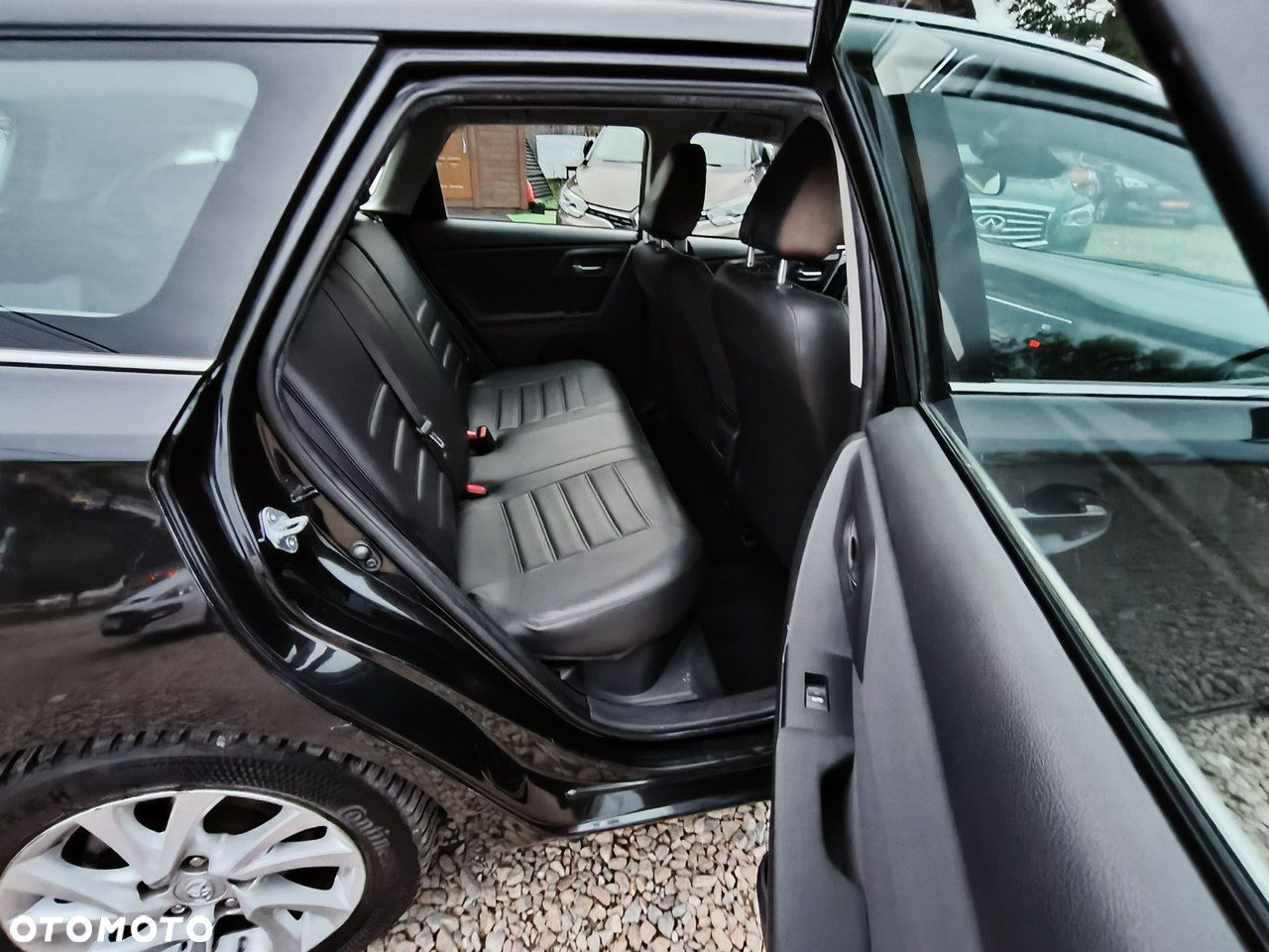 Toyota Auris - 11