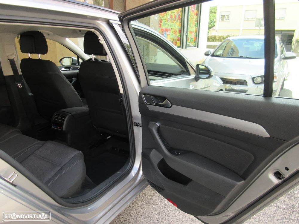 VW Passat Variant 1.6 TDI Confortline - 33