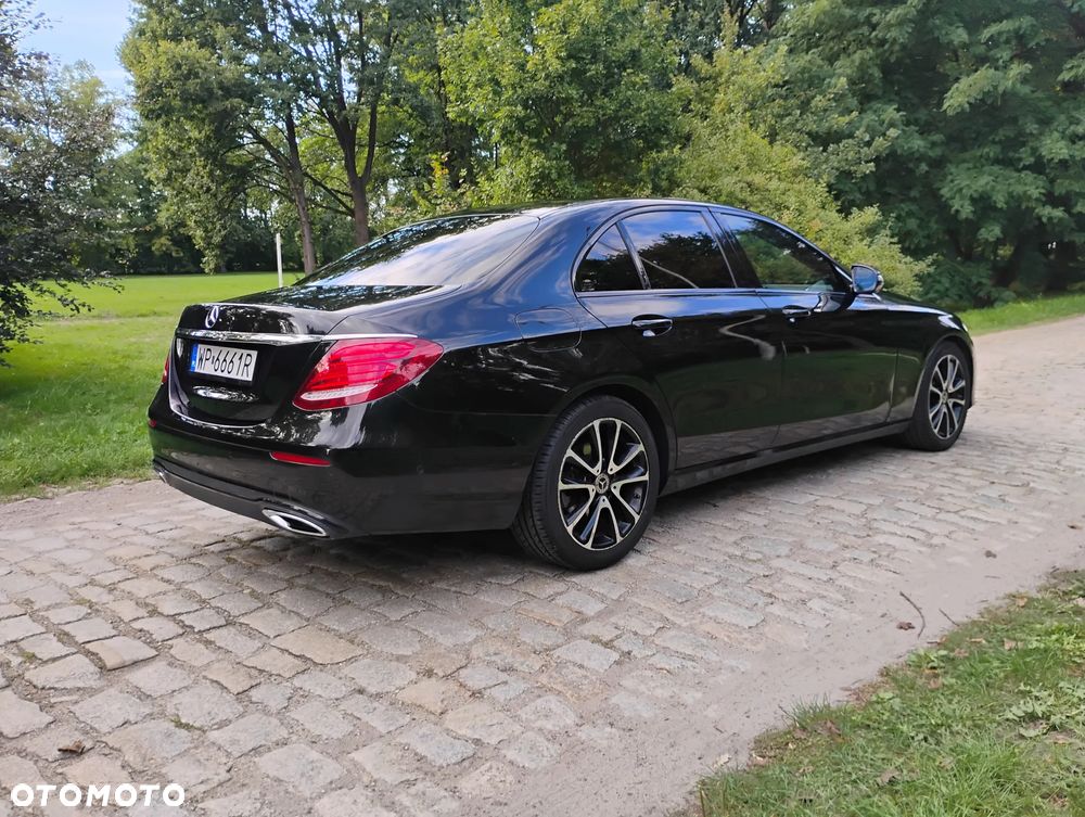 Mercedes-Benz Klasa E 220 d 9G-TRONIC - 4