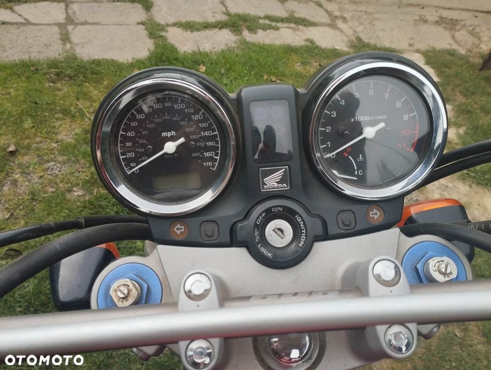 Honda Hornet - 4