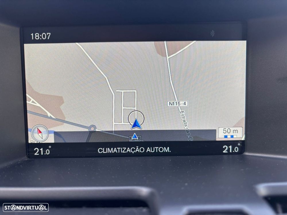 Volvo XC 60 2.0 D4 R-Design - 33