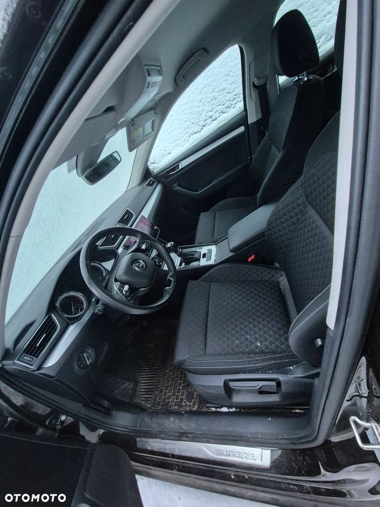 Skoda Superb 2.0 TDI SCR Ambition DSG - 4