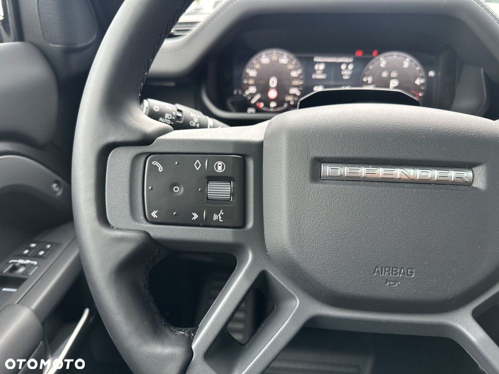 Land Rover Defender - 20
