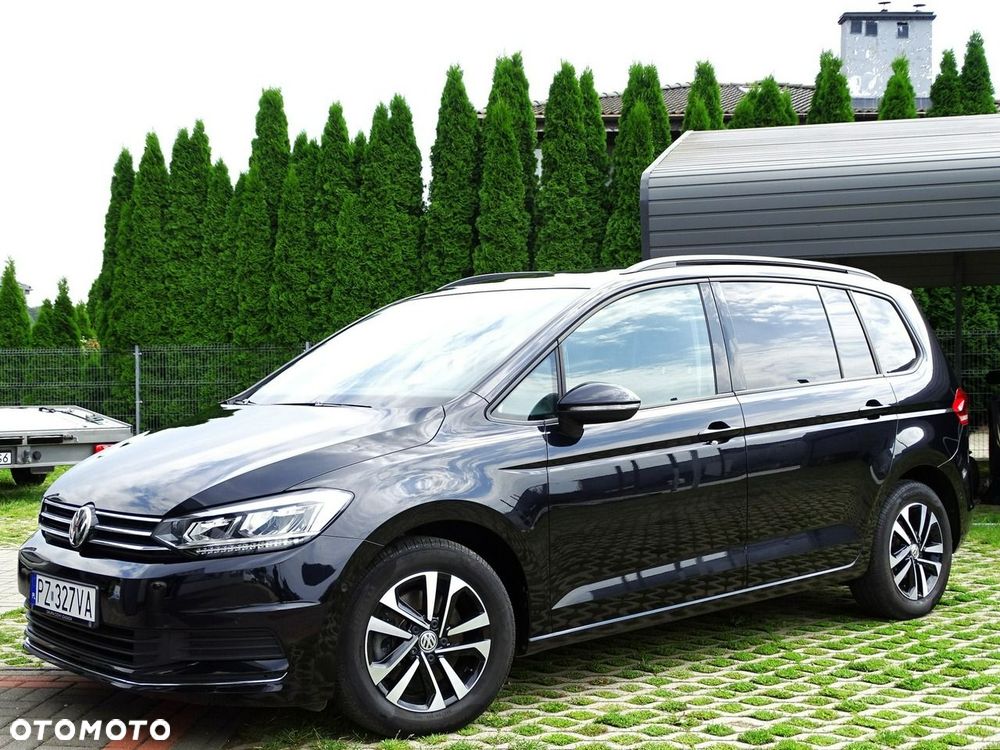 Volkswagen Touran - 1