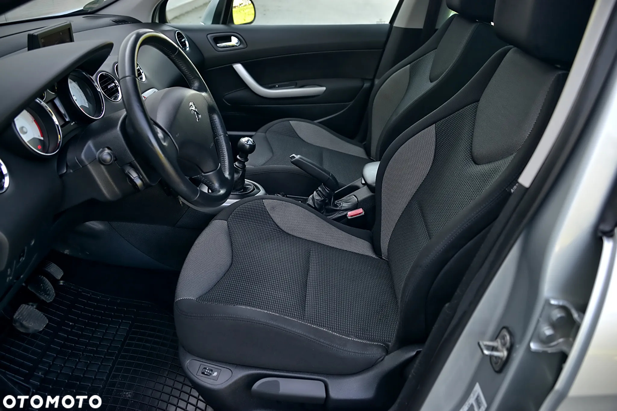 Peugeot 308 SW HDi FAP 110 Premium - 27