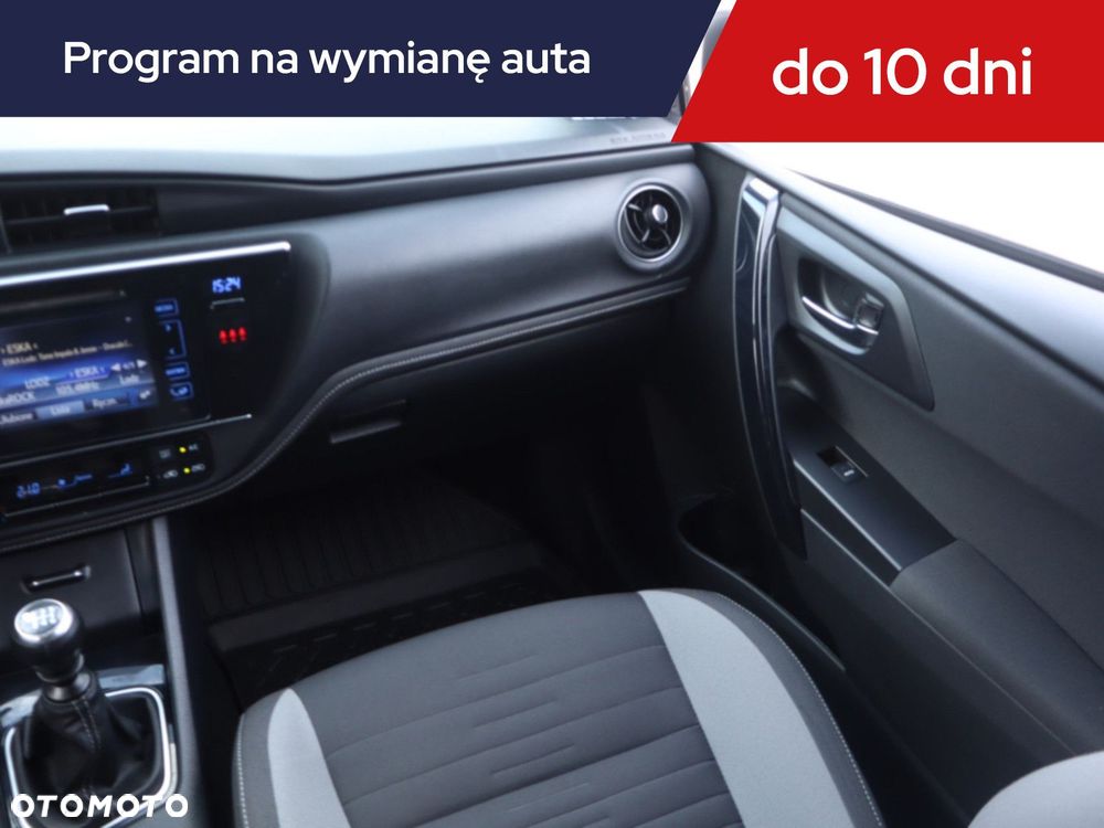 Toyota Auris - 10