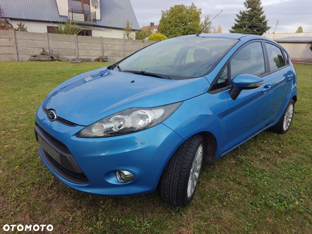 Ford Fiesta 2012 photo 2