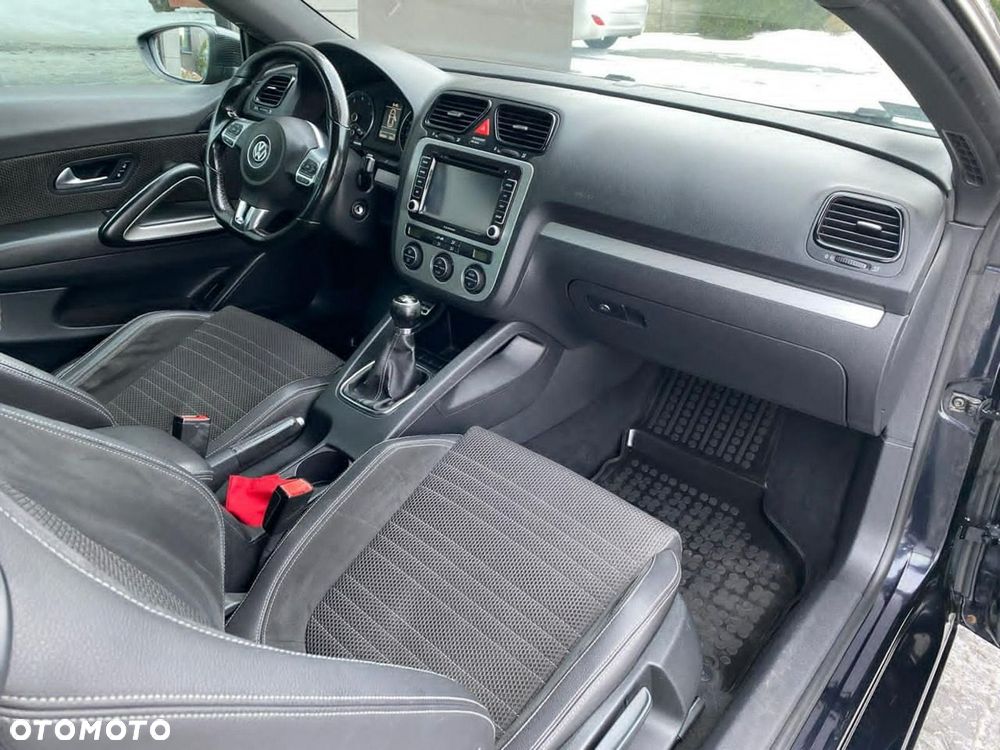 Volkswagen Scirocco 2.0 TSI - 12