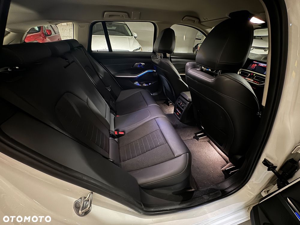 BMW Seria 3 320d Sport Line Shadow - 20