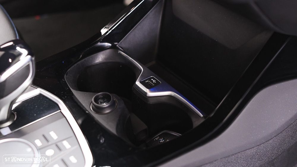 BMW 116 d Pack Desportivo M Auto - 48