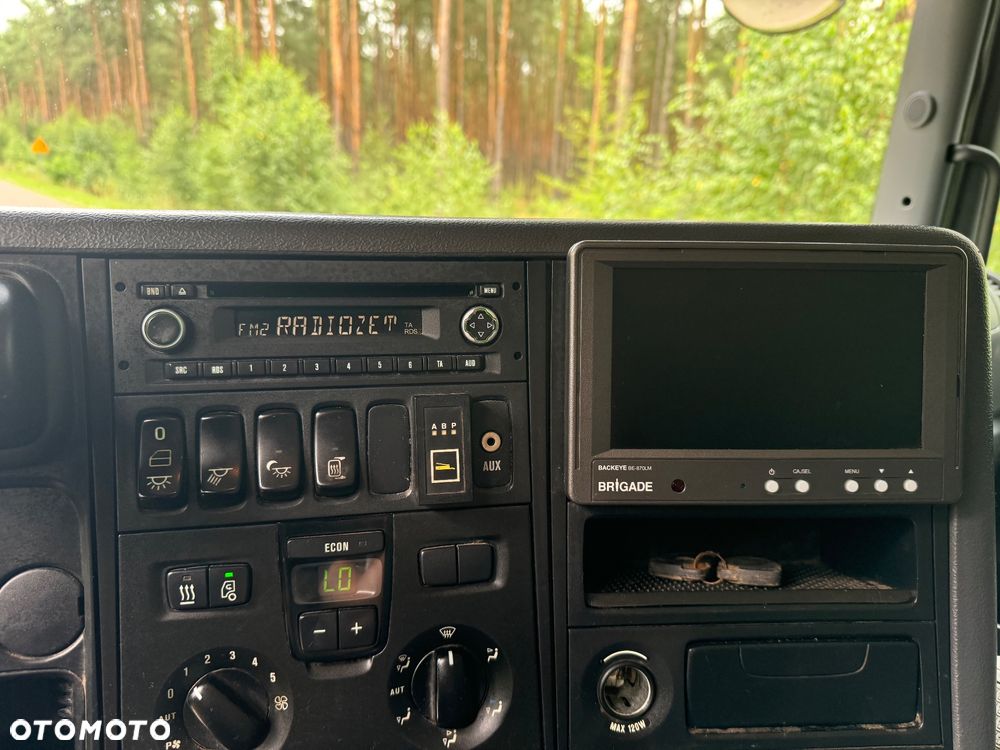 Scania P360 8X2 - 9