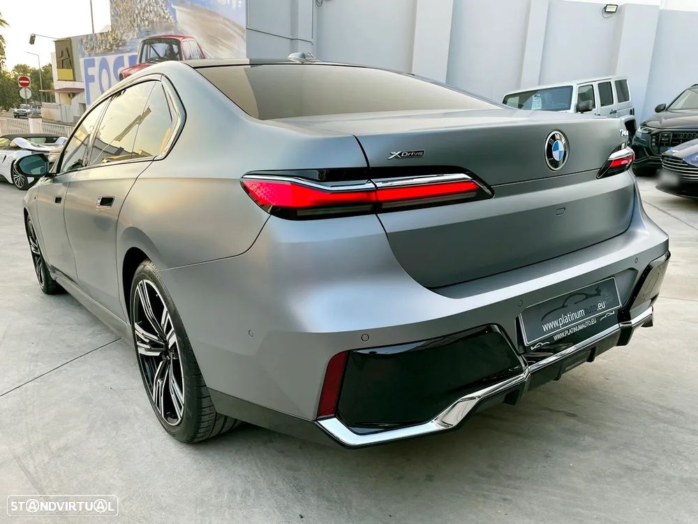BMW 740 d xDrive Pack Desportivo M - 49