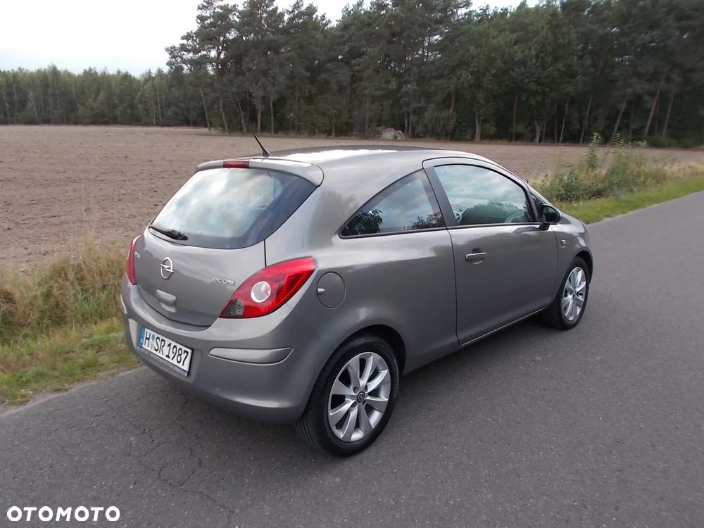 Opel Corsa 1.2 16V Edition - 4