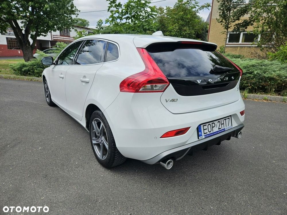 Volvo V40 D2 R-Design Momentum - 2