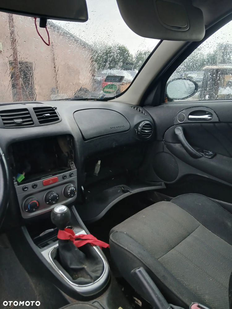 Alfa Romeo 147 lift 567/a maska pokrywa silnika klapa bagażnika zderzak lampa reflektor pas przedni stop lampy halogeny przeciwmgłowe odblaski grill atrapa znaczek - 9
