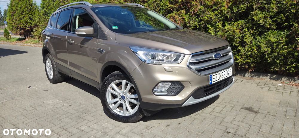 Ford Kuga 1.5 EcoBoost 2x4 Titanium - 18