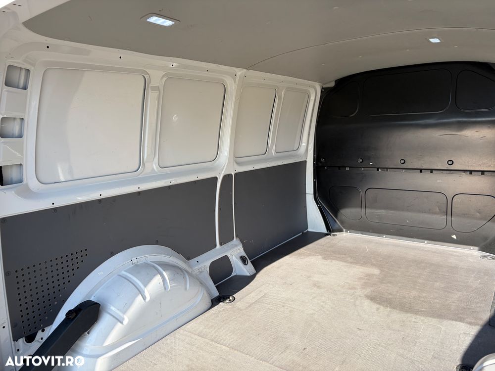 Volkswagen T 6.1 - 14