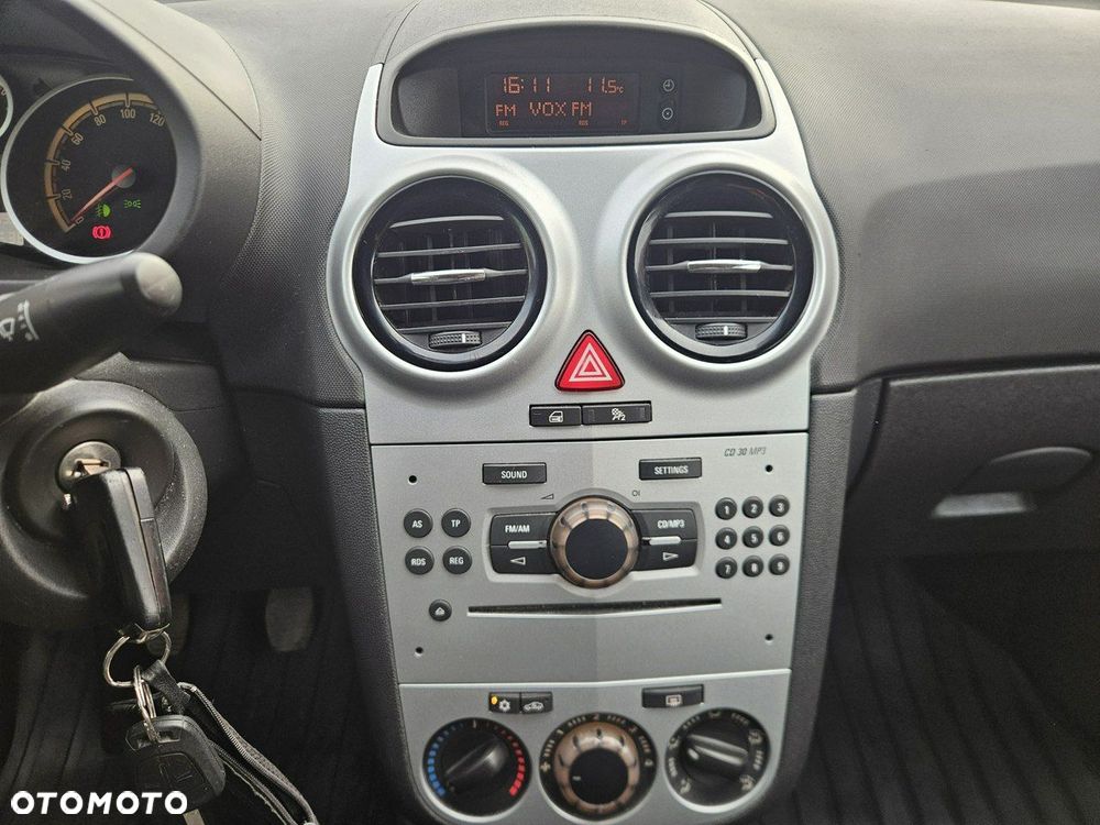 Opel Corsa 1.4 16V Active - 30